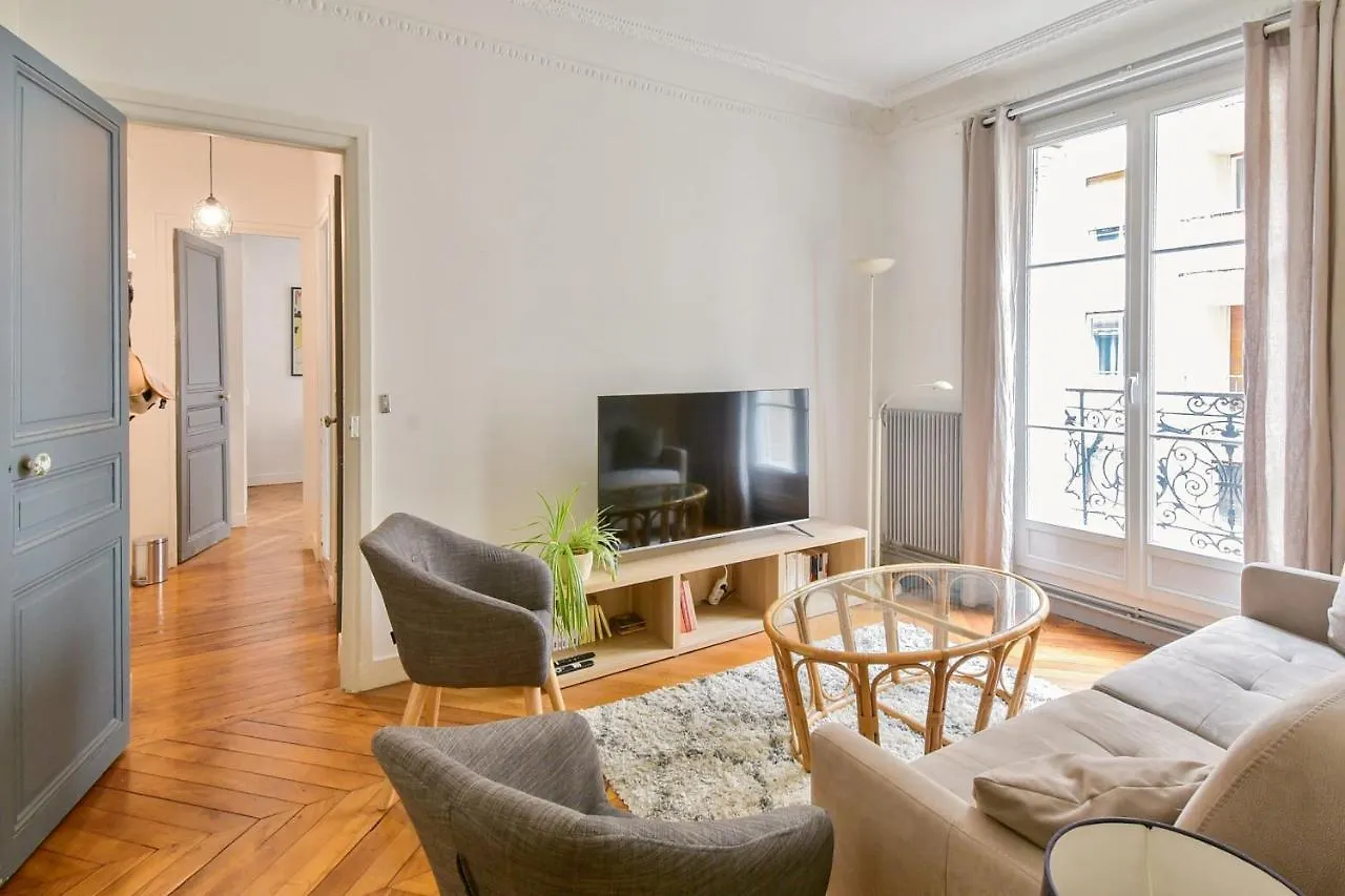 Appartement Haussman Et Son Balcon - Welkeys Paris Apartment