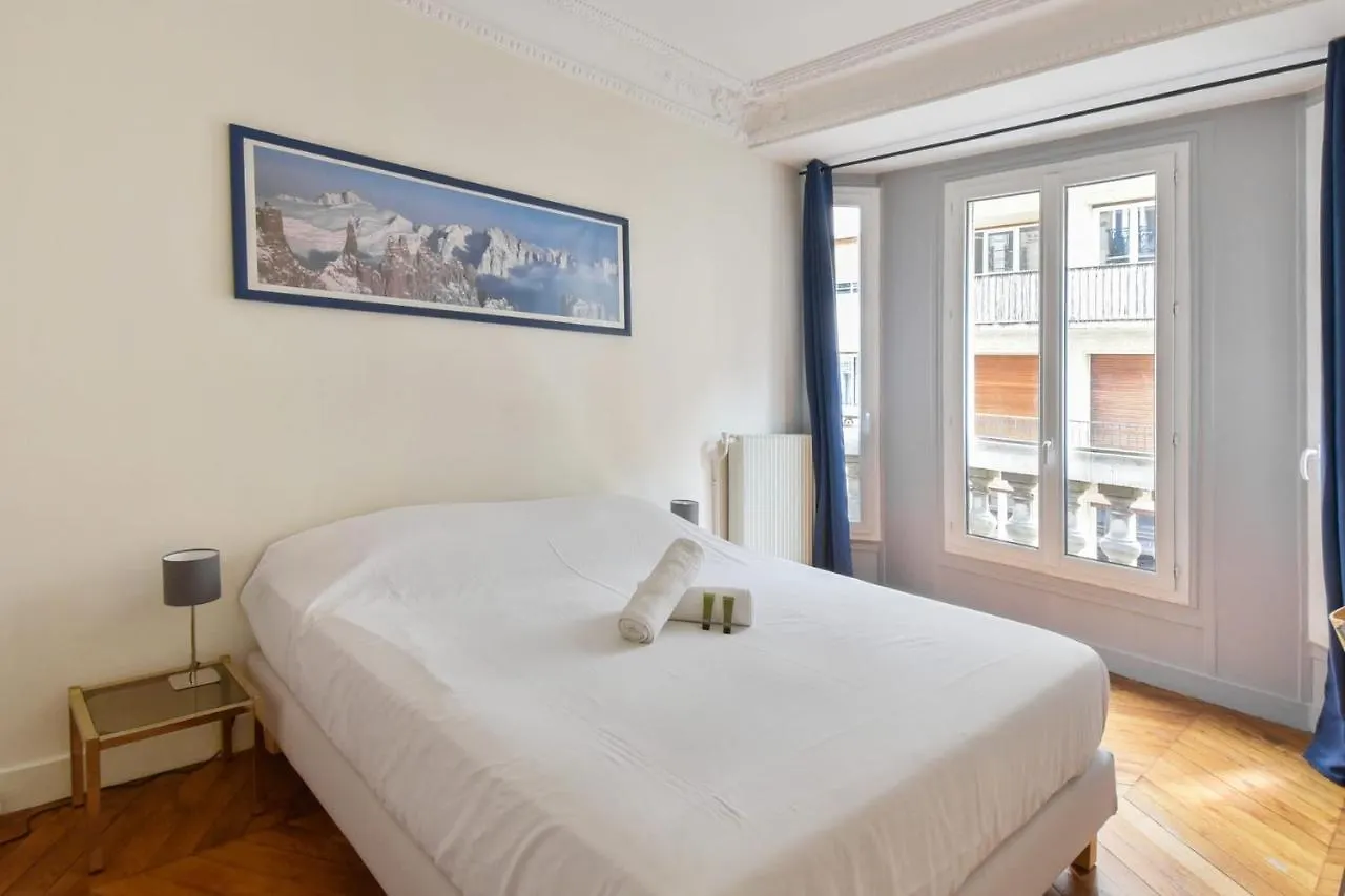 Apartment Appartement Haussman Et Son Balcon - Welkeys Paris
