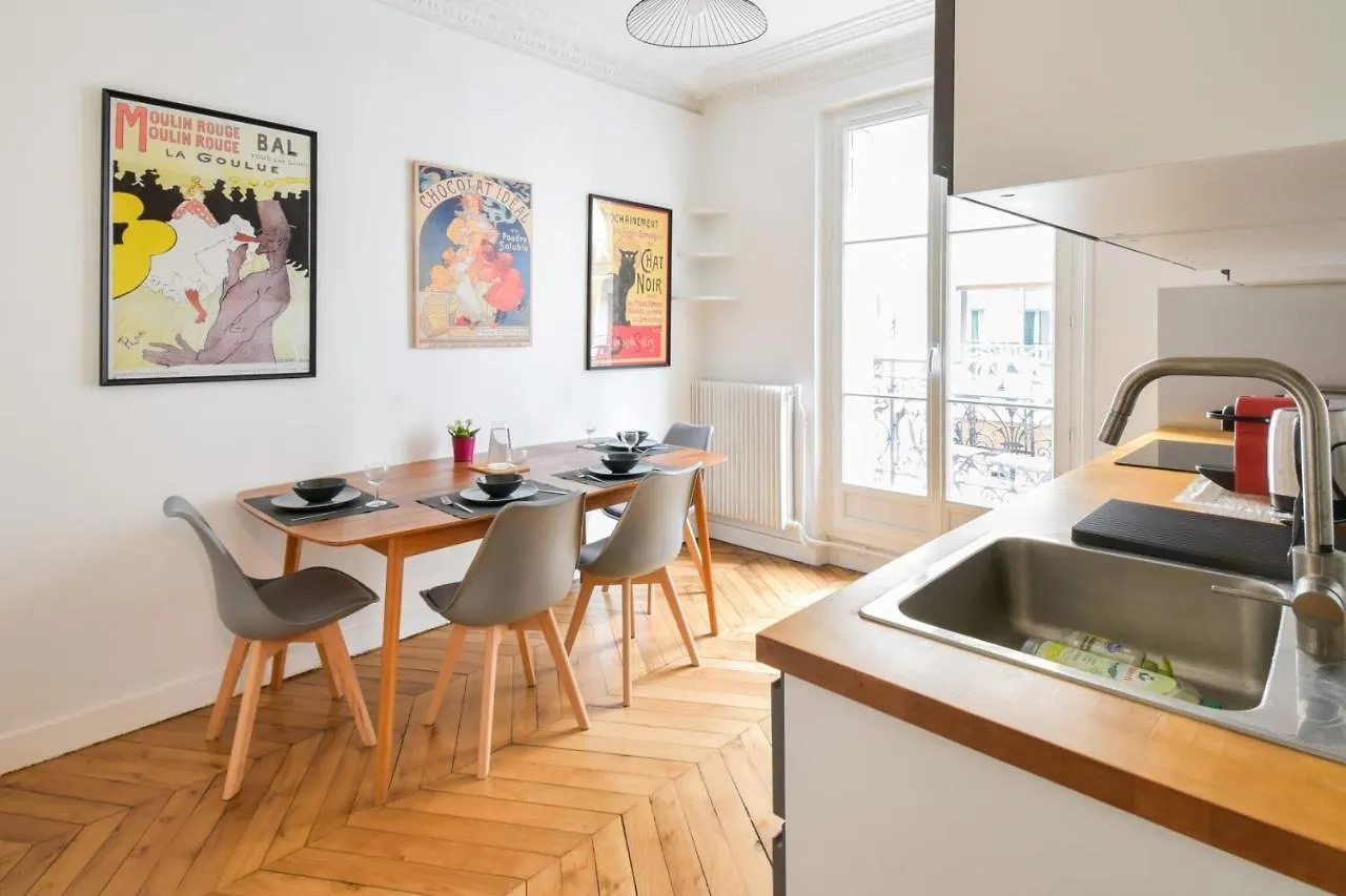 Appartement Haussman Et Son Balcon - Welkeys Paris